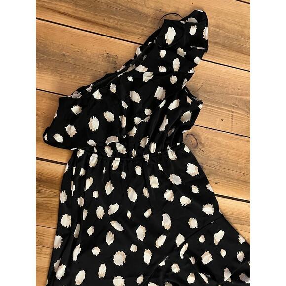 Vine & Love Women's off the shoulder layered dress. Black/white/tan. Size Small - Picture 3 of 9